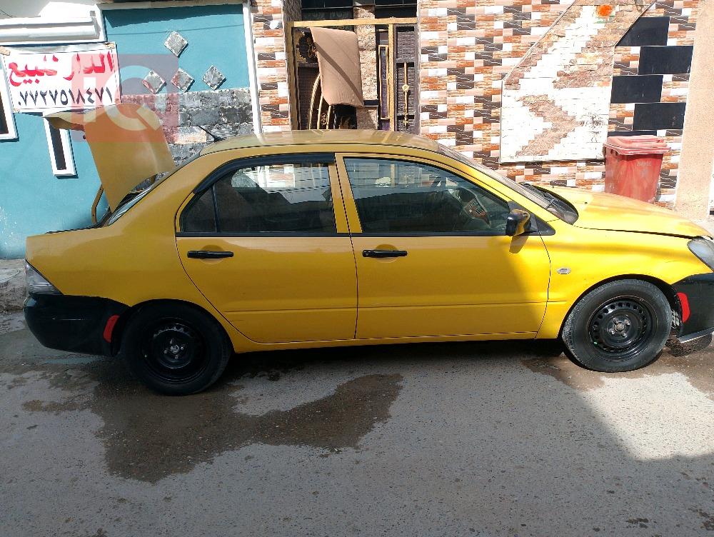 میتسوبیشی لانسەر